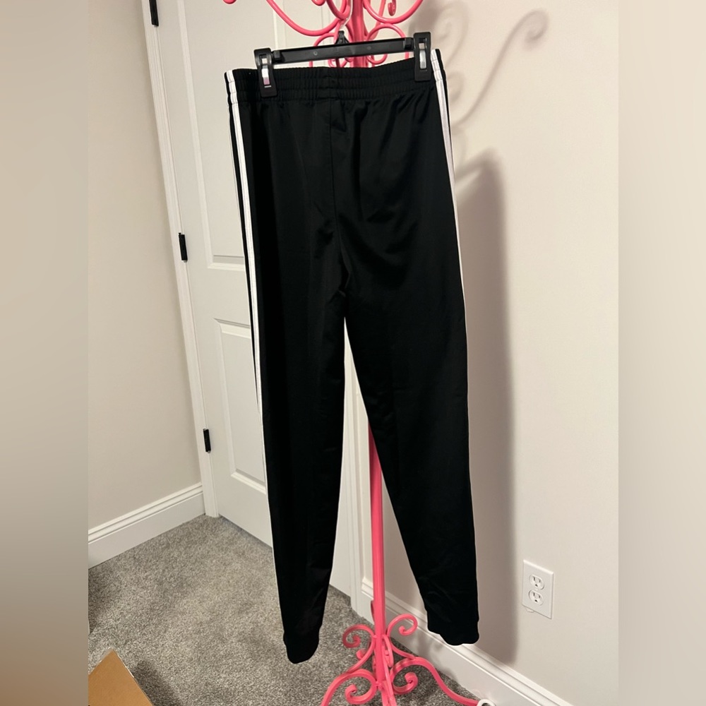 Boys 14/16 Adidas Joggers - Picture 2 of 3